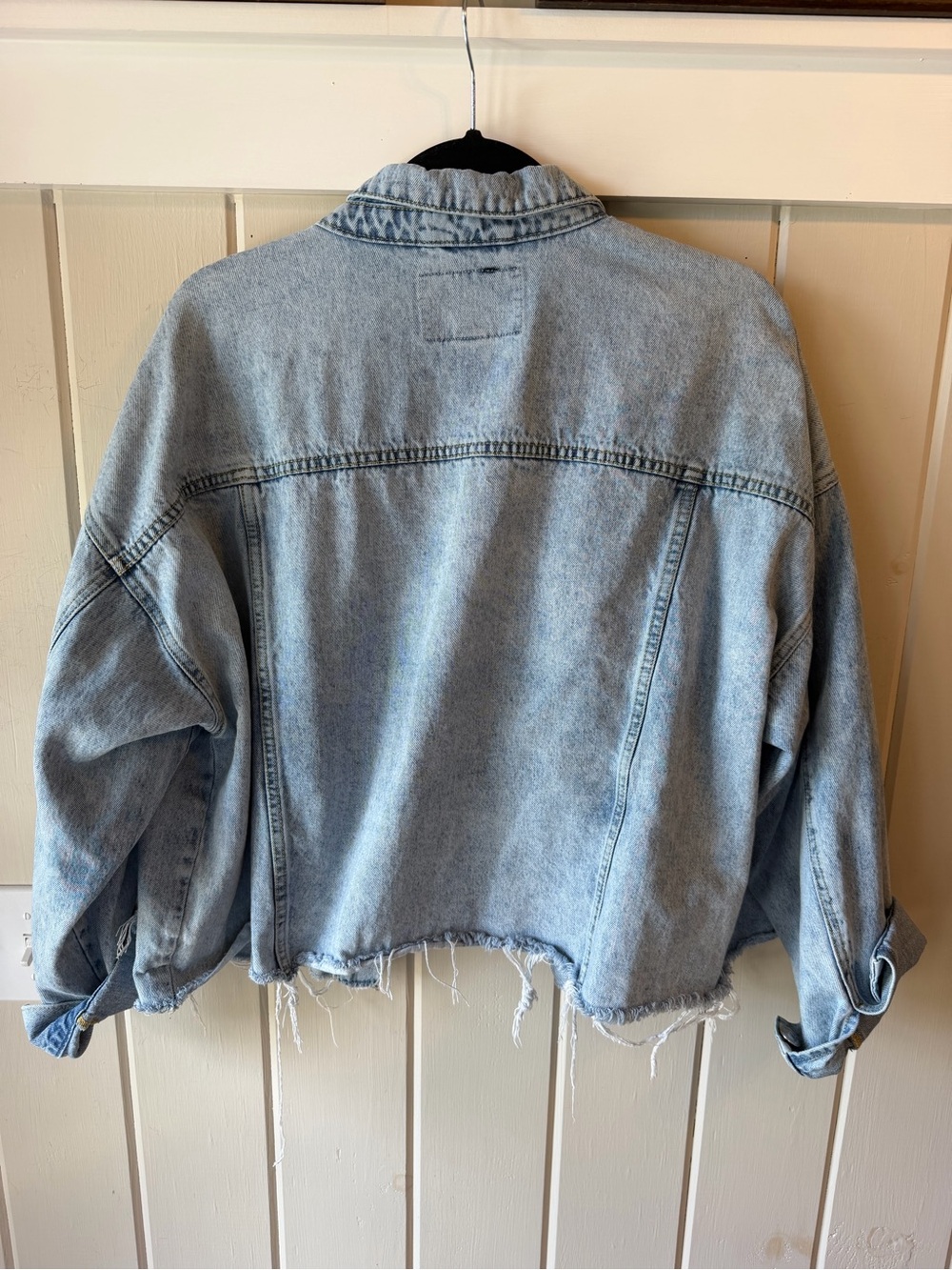 Forever 21 Light Washed Denim Cropped Distressed Jacket, Size 2X - Picture 6 of 8
